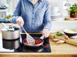 GreenPan Cambridge Hapjespan Met Deksel 28cm - Brons - Inductie - PFAS-vrij -Le Creuset Winkel 1200x899 13