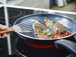 GreenPan Cambridge Hapjespan Met Deksel 28cm - Zwart - Inductie - PFAS-vrij -Le Creuset Winkel 1200x899 17