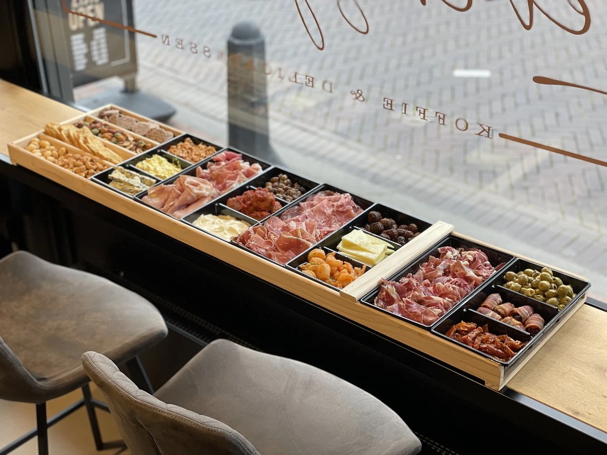 Sjoelbak - Borrelsjoelbak - hapjesplank - borrelplank - mini sjoelbak 120 cm met zwarte bakjes - kleine sjoelbakken Sjoelbak - Borrelsjoelbak - Hapjesplank - Borrelplank - Mini Sjoelbak 120 Cm Met Zwarte Bakjes - Kleine Sjoelbakken -Le Creuset Winkel 1200x899 27