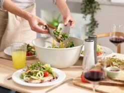 Joseph Joseph - Uno Saladeschaal - Met Saladebestek -Le Creuset Winkel 1200x899 36