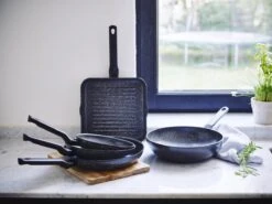 BK Universe Koekenpan Ø 28cm - Inductie - Anti-aanbak - PFAS-vrij -Le Creuset Winkel 1200x899 7