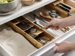 Joseph Joseph Bestek Organizer Bamboe 5-vaks - Small 5-vaks - Sorteervakken, Klaar Voor Gebruik, Duurzaam -Le Creuset Winkel 1200x900 154