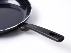 GreenPan Memphis Hapjespan 28cm - Zwart - Inductie - PFAS-vrij 2 GreenPan Memphis Hapjespan 28cm - Zwart - Inductie - PFAS-vrij -Le Creuset Winkel 1200x900 30