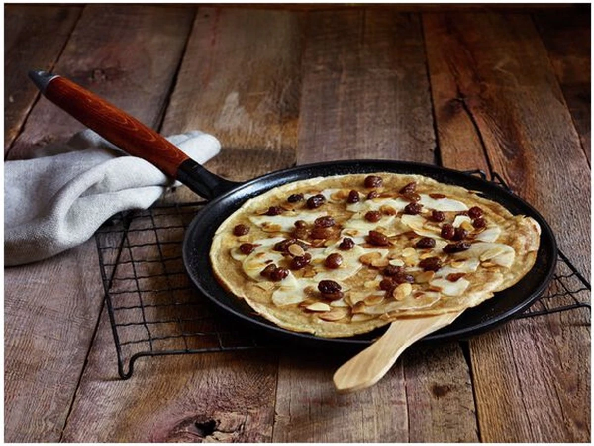 Staub Flensjespan - Houten steel - 28 cm - Zwart Staub Flensjespan - Houten Steel - 28 Cm - Zwart -Le Creuset Winkel 1200x901 5