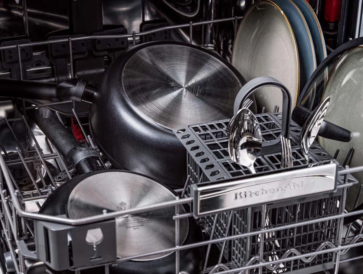 BK Easy Induction Ceramic Koekenpan - Ø20 cm - PFAS-vrij BK Easy Induction Ceramic Koekenpan - Ø20 Cm - PFAS-vrij -Le Creuset Winkel 1200x907 1