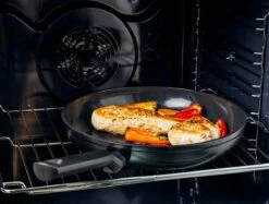 BK Easy Induction Ceramic Koekenpan - Ø20 Cm - PFAS-vrij 6 BK Easy Induction Ceramic Koekenpan - Ø20 Cm - PFAS-vrij -Le Creuset Winkel 1200x907 2