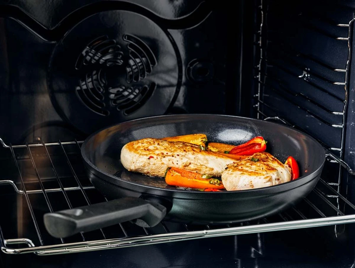 BK Easy Induction Ceramic Koekenpan - Ø20 cm - PFAS-vrij BK Easy Induction Ceramic Koekenpan - Ø20 Cm - PFAS-vrij -Le Creuset Winkel 1200x907 2