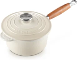 Le Creuset Steelpan - Met Deksel - Tradition - Meringue - ø 18 Cm / 1.8 Liter 3 Le Creuset Steelpan - Met Deksel - Tradition - Meringue - ø 18 Cm / 1.8 Liter -Le Creuset Winkel 1200x941
