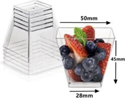 Merkloos Kleine Amuse Bakjes Voor Dessert/IJs/Fruit/Hapjes/Tapas/Toetje/Gebakje/Taartje - Herbruikbare Amusebakjes Van Kunststof - Afwasmachinebestendig - 70ML - Vierkant - 25 Stuks - Transparant Met Zilveren Glitter -Le Creuset Winkel 1200x943 4