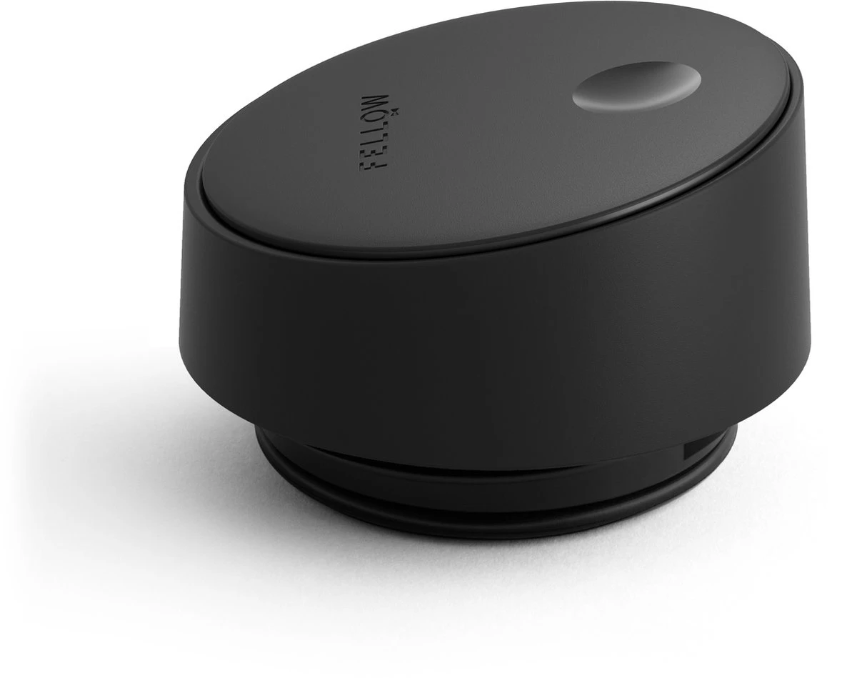 FELLOW - Carter "Move" Mug + Slide-Lock Deksel - Matte Black, 355ml FELLOW - Carter "Move" Mug + Slide-Lock Deksel - Matte Black, 355ml -Le Creuset Winkel 1200x949 1