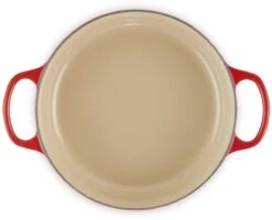 Le Creuset - Gietijzeren - Lage Braadpan - 24cm - Kersenrood 7 Le Creuset - Gietijzeren - Lage Braadpan - 24cm - Kersenrood -Le Creuset Winkel 1200x971 1