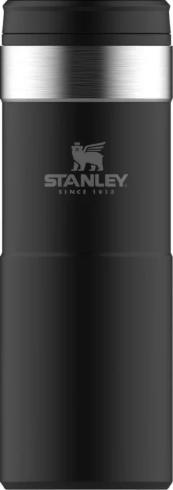 Stanley The NeverLeak™ Travel Mug 0,35L NEW - Thermosfles - Matt Black -Le Creuset Winkel 426x1200 1