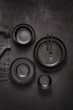 Maastricht Porselein Bord Diep Universe 21 Cm Zwart Porselein 1 Stuk(s) 3 Maastricht Porselein Bord Diep Universe 21 Cm Zwart Porselein 1 Stuk(s) -Le Creuset Winkel 800x1200 53