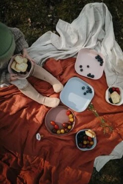 Siliconen Kommen - Mushie - Vanille - Set 2 -Le Creuset Winkel 800x1200 78