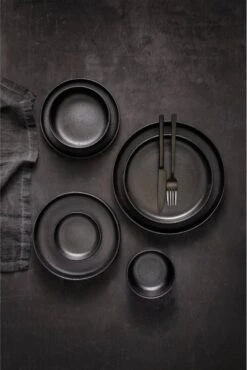 Maastricht Porselein Bord Diep Universe 21 Cm Zwart Porselein 1 Stuk(s) 4 Maastricht Porselein Bord Diep Universe 21 Cm Zwart Porselein 1 Stuk(s) -Le Creuset Winkel 802x1200 1