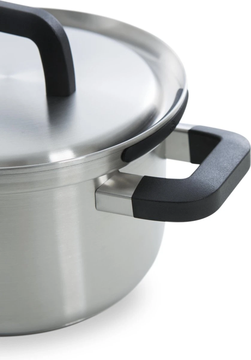 BK Flow Cool Pannenset - 4-delig – RVS deksels - Veilig afgietsysteem - geschikt voor alle warmtebronnen BK Flow Cool Pannenset - 4-delig – RVS Deksels - Veilig Afgietsysteem - Geschikt Voor Alle Warmtebronnen -Le Creuset Winkel
