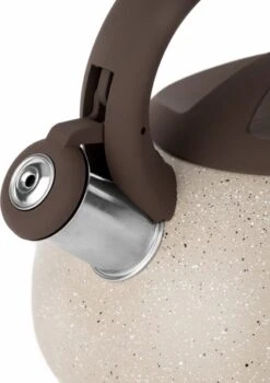 Florina Lava Fluitketel RVS Met Steen Coating 2,5L Voor Alle Warmtebronnen - Waterketel - Waterkoker - Cool Touch Handvat - Bruin / Beige -Le Creuset Winkel 848x1200 4