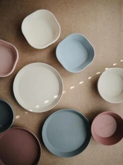 Siliconen Kommen - Mushie - Vanille - Set 2 -Le Creuset Winkel 891x1200