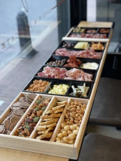 Sjoelbak - Borrelsjoelbak - Hapjesplank - Borrelplank - Mini Sjoelbak 120 Cm Met Zwarte Bakjes - Kleine Sjoelbakken 2 Sjoelbak - Borrelsjoelbak - Hapjesplank - Borrelplank - Mini Sjoelbak 120 Cm Met Zwarte Bakjes - Kleine Sjoelbakken -Le Creuset Winkel 899x1200 11