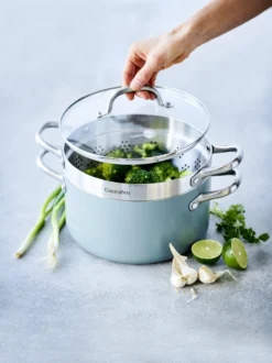 GreenPan Mayflower Pannenset - 5-delig + 5 Accessoires - Lichtblauw - Inductie - PFAS-vrij 7 GreenPan Mayflower Pannenset - 5-delig + 5 Accessoires - Lichtblauw - Inductie - PFAS-vrij -Le Creuset Winkel 899x1200 2