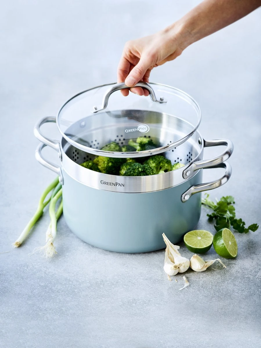 GreenPan Mayflower pannenset - 5-delig + 5 accessoires - lichtblauw - inductie - PFAS-vrij GreenPan Mayflower Pannenset - 5-delig + 5 Accessoires - Lichtblauw - Inductie - PFAS-vrij -Le Creuset Winkel 899x1200 2