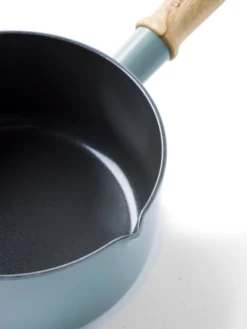 GreenPan Mayflower Pannenset - 5-delig + 5 Accessoires - Lichtblauw - Inductie - PFAS-vrij 2 GreenPan Mayflower Pannenset - 5-delig + 5 Accessoires - Lichtblauw - Inductie - PFAS-vrij -Le Creuset Winkel 900x1200 10