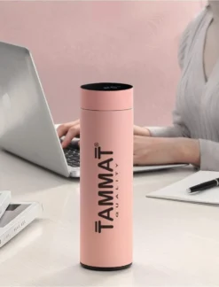 Slimme Thermosfles Met LCD Temperatuur Display - Curver Isolatiefles 500 ML - Rubber Coating - Dubbelwandige Thermosfles - Thermosbeker - Isoleerfles - Thermoskan - Travel Mug - Bidon Drinkfles - Koffiebeker - Drinkflessen - RVS - Smart Thermos -Le Creuset Winkel 915x1200