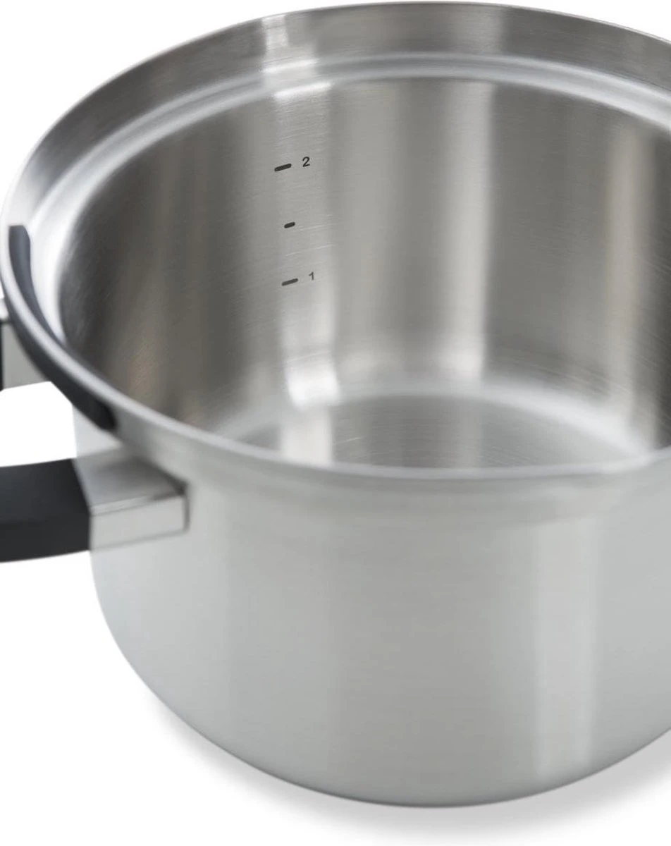 BK Flow Cool Pannenset - 4-delig – RVS deksels - Veilig afgietsysteem - geschikt voor alle warmtebronnen BK Flow Cool Pannenset - 4-delig – RVS Deksels - Veilig Afgietsysteem - Geschikt Voor Alle Warmtebronnen -Le Creuset Winkel